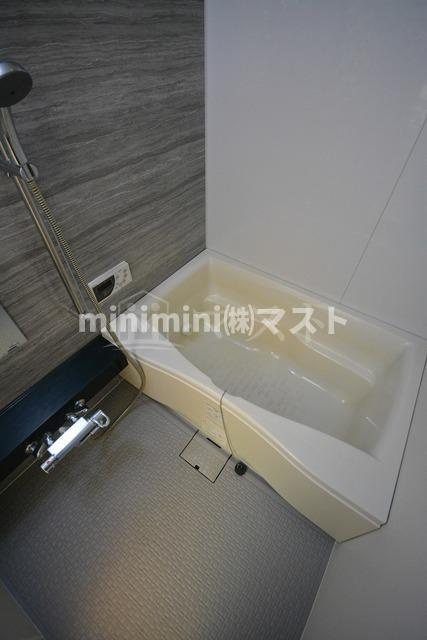 レジュールアッシュ福島の浴室