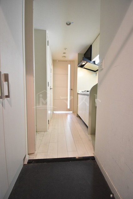 プレサンス本町ジョイスの玄関