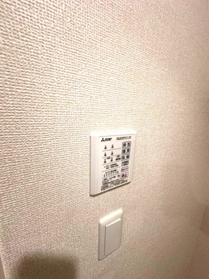 【設備】 | クレモンテ茅ヶ崎南 | バスルームの浴室暖房乾燥機で外に干せないお洗濯物もすっきり乾きます♪雨の日のお洗濯もバッチリ！