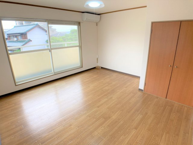 サイドポケットの洋室