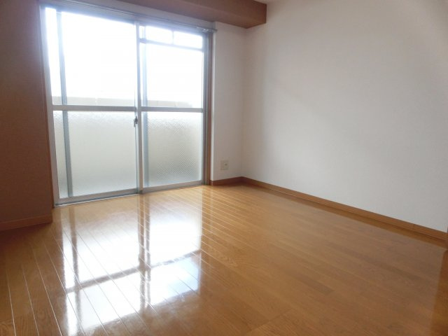 レインボーコート立売堀の洋室