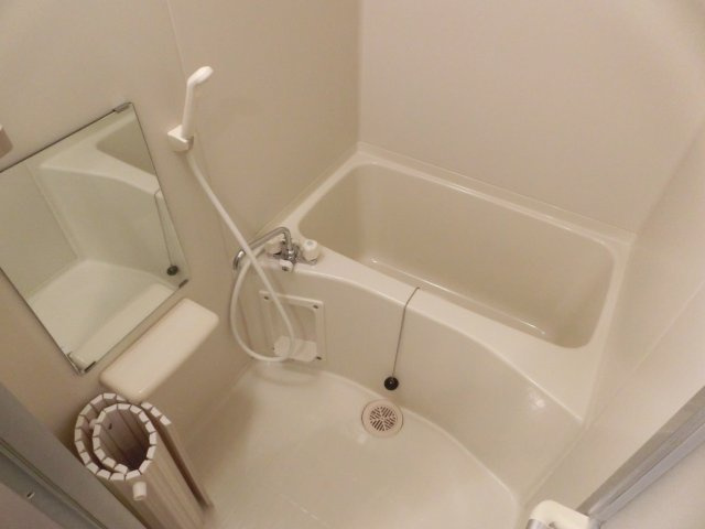 レインボーコート立売堀の浴室