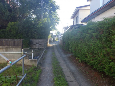 【前面道路含む現地写真】 | 八幡沢岱45-7・中古住宅