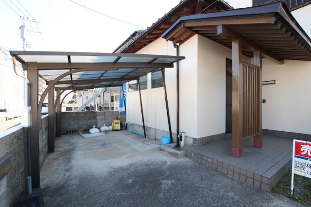 糸島市高田５丁目戸建ての駐車場