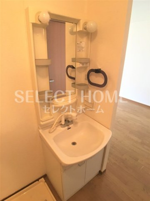 【独立洗面台】 | ソレジオ伊賀B | 独立洗面化粧台が付いています