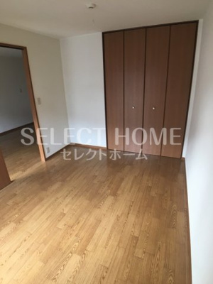 【寝室】 | ソレジオ伊賀B | 開放的な寝室です