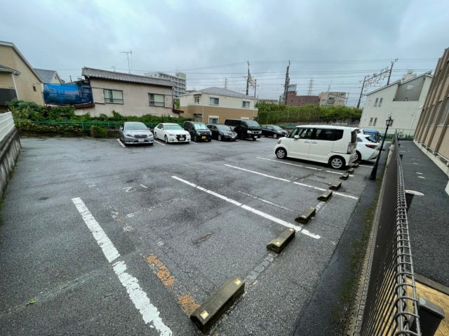 習志野市谷津７丁目のアパートの駐車場