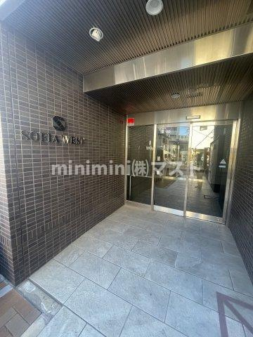 大阪市西区本田３丁目の賃貸マンションのエントランス