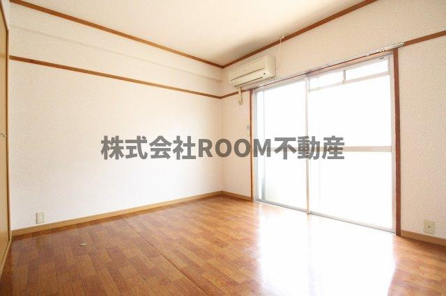第3年見マンションの洋室|広々とした洋室です