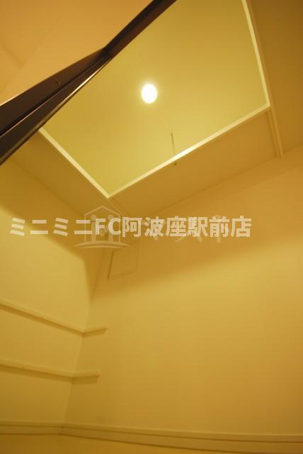 ＢＲＡＶＩ南堀江の収納