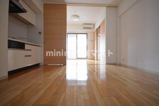 大阪市西区南堀江４丁目の賃貸マンションの居間・リビング