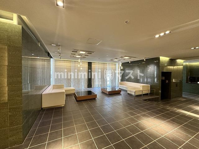 大阪市西区新町１丁目の賃貸マンションのロビー