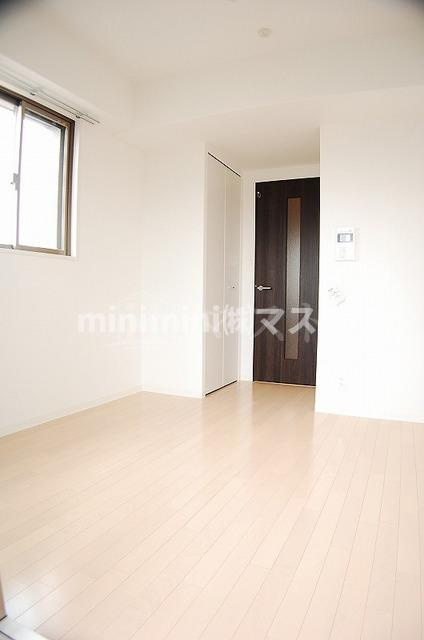 エスリード南堀江リバーサイドの居間・リビング