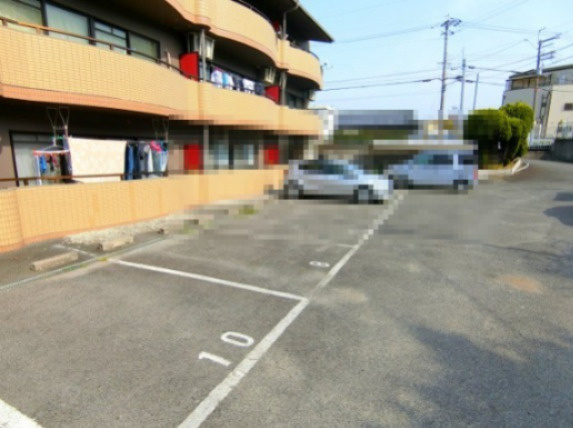 702泉ヶ丘の駐車場