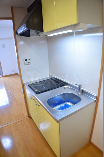 インベスト本町ＷＥＳＴのキッチン