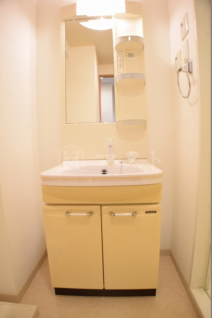 インベスト本町ＷＥＳＴの洗面所