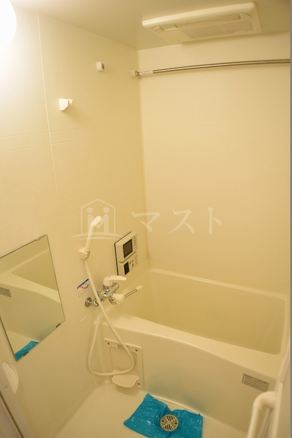 インベスト本町ＷＥＳＴの浴室