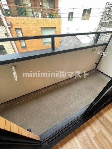 オレンジコート西心斎橋のバルコニー