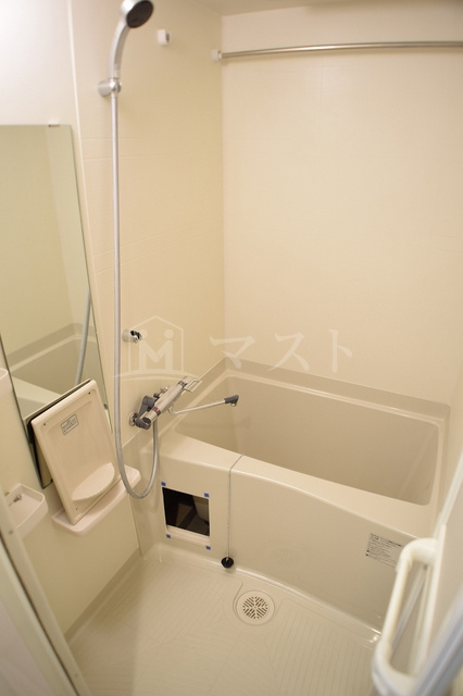 プレサンス江戸堀の浴室