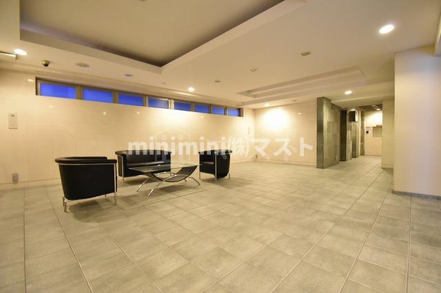 レジディア靭公園のロビー