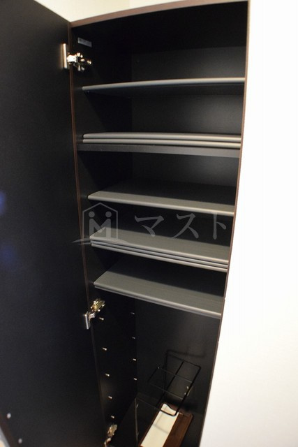 エスリード阿波座シティウエストⅡの収納