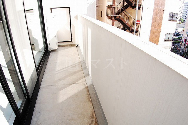 アーデンタワー南堀江のバルコニー