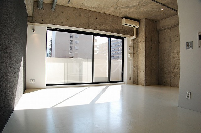 アーデンタワー南堀江の居間・リビング