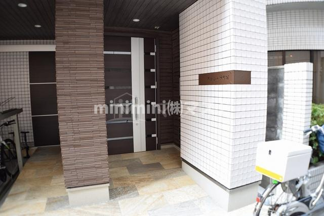 Plaisir京町堀のエントランス