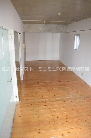 レキシントンスクエア北堀江の居間・リビング