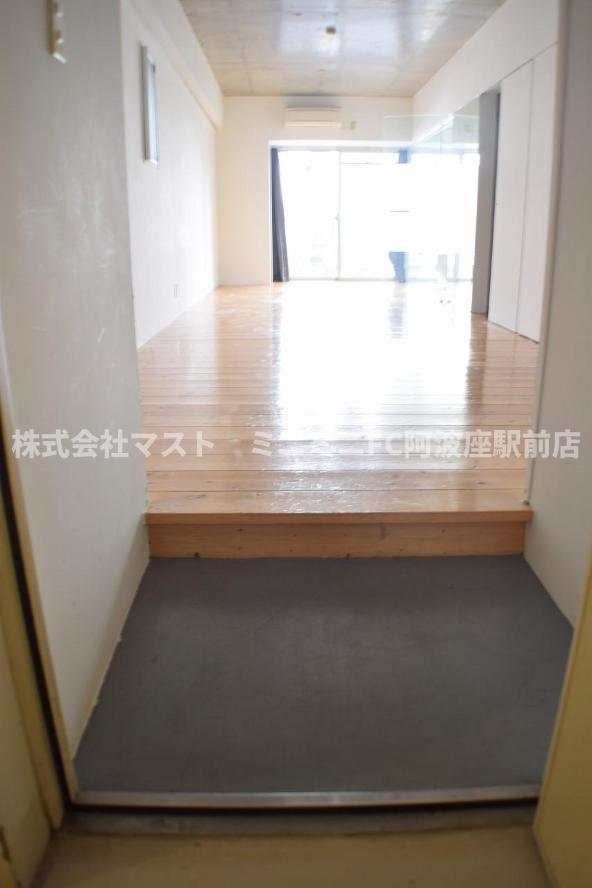 レキシントンスクエア北堀江の玄関