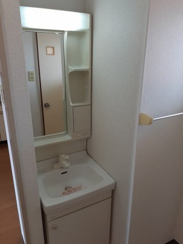 リベラル山下の独立洗面台|独立洗面台、朝の身支度には欠かせません