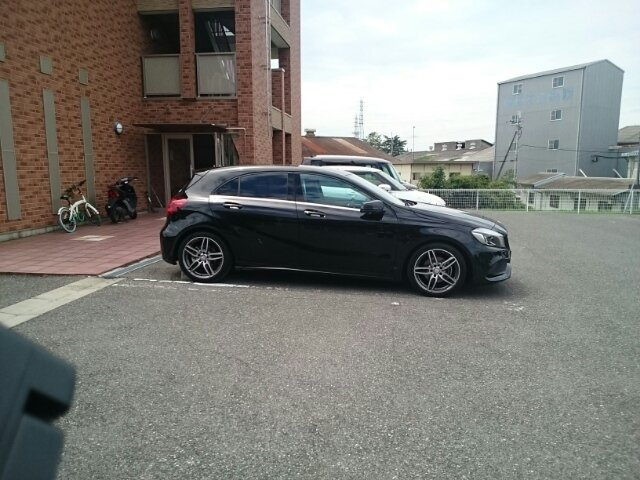 アンダンテの駐車場