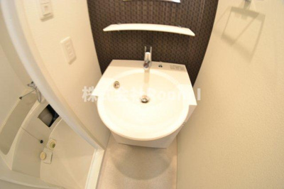 【独立洗面台】 | エスリード谷町四丁目 | 朝の支度にも助かる、独立の洗髪洗面化粧台