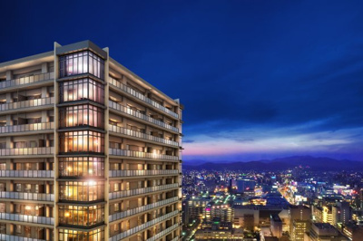 【外観パース】 | 杜の街グレース 岡山ザ・タワー | 外観完成予想図（夕景）