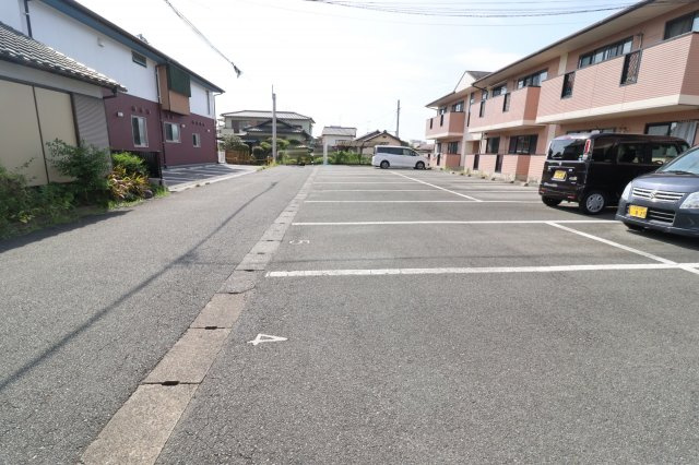 コーポ塚本Ⅱの駐車場