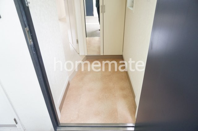 グレイス新屋敷の玄関