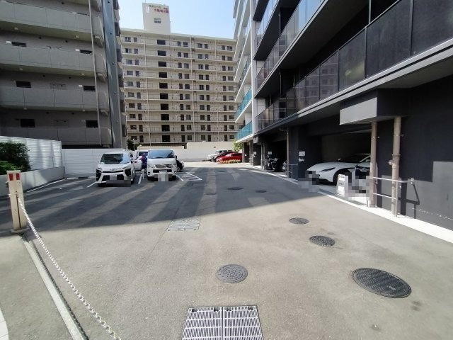 シティテラス京橋の駐車場|マンション敷地内にあり駐車場です。