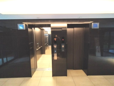 【その他共用部分】 | シティテラス京橋 | エレベーターは2基あるので、朝の混雑時もスムーズですね♪