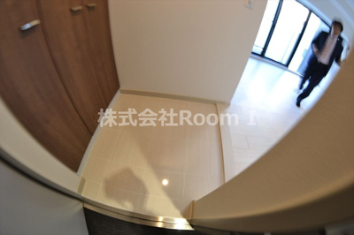 【玄関】 | コンフォリア北浜 | 収納もある玄関です