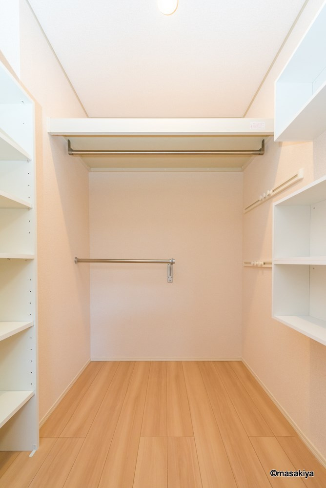 フレマリール若宮の収納|ウォークインクローゼット