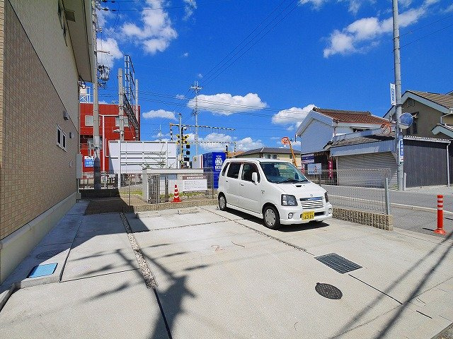 ヴェルドミール（杉本町）の駐車場|駐車場があるので、車を買う予定の方も安心です