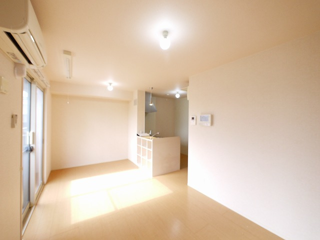 ヴェルドミール（杉本町）の居間・リビング|居間です