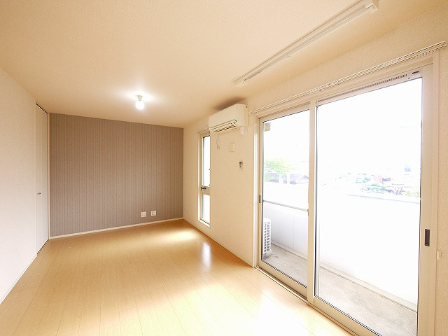 ヴェルドミール（杉本町）の居間・リビング|使いやすいリビングです