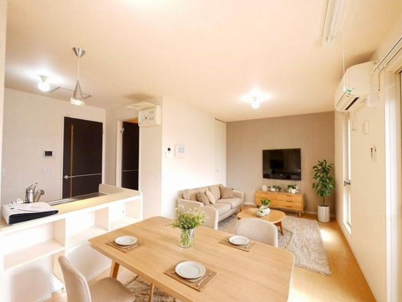 ヴェルドミール（杉本町）の居間・リビング|CGで家具等を配置したもので家具等は含まれません