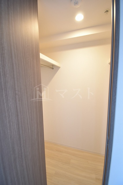 エル・セレーノ天満橋の収納