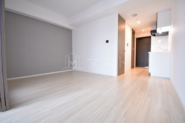 エル・セレーノ天満橋の居間・リビング