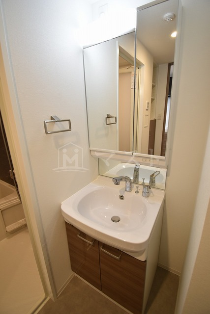 エル・セレーノ天満橋の洗面所