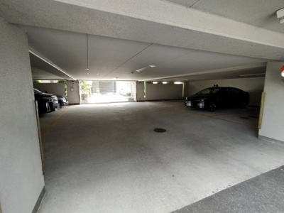【駐車場】 | 東急ドエル・アルス鶴見緑地公園 | マンション敷地内にある駐車場です。
