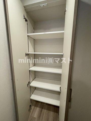 プレサンスロジェ堺筋本町の収納