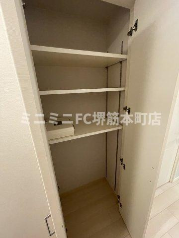 プレミスト堺筋本町ラディーナの収納